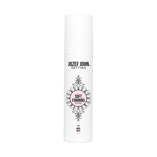SOFT Forming Mousse -Volumenschaum für flexiblen Halt. Speziell für kräftiges Haar. Ins frottierte Haar geben.